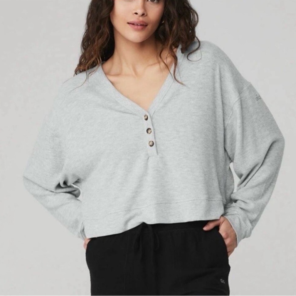 ALO Yoga Gray Long Sleeve Tee - Picture 4 of 4